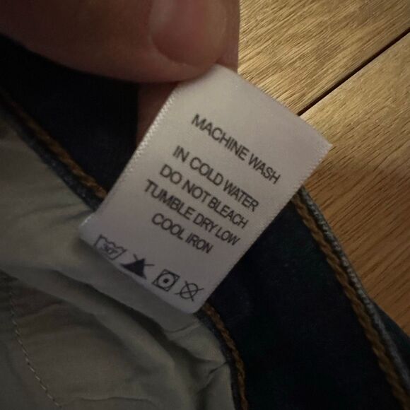 Judy Blue Relaxed fit jeans 11/30 - Picture 3 of 9